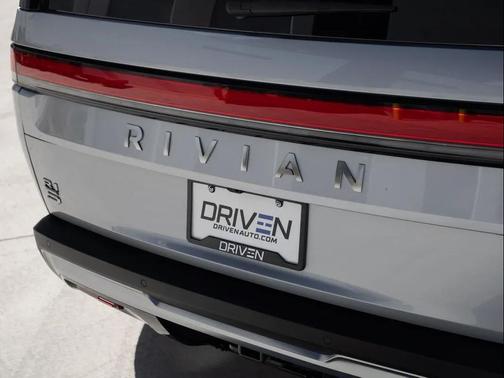 2025 Rivian R1S Adventure Dual Motor Standard Pack