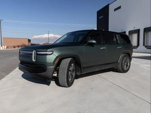 2025 Rivian R1S Adventure Dual Motor Standard Pack