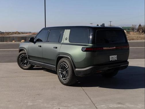 2025 Rivian R1S Adventure Dual Motor Standard Pack