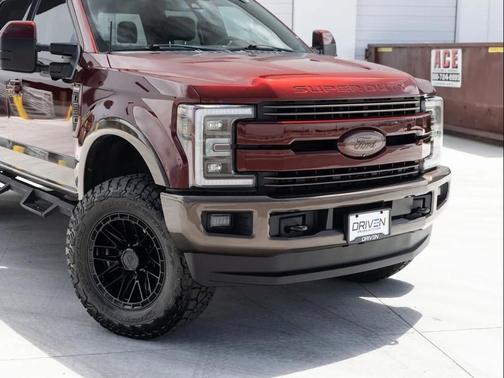 Ruby Red Metallic Tinted Clearcoat 2017 Ford F-350 King Ranch