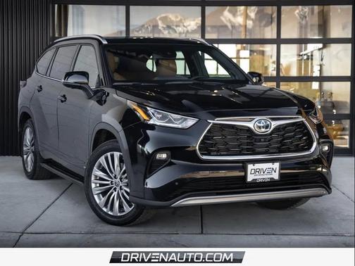 Midnight Black Metallic 2024 Toyota Highlander Hybrid Platinum