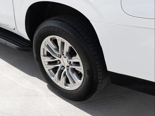Summit White 2021 GMC Yukon XL SLT