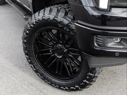 Agate Black Metallic 2025 Ford F-150 Lariat
