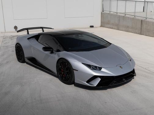 Silver 2018 Lamborghini Huracan LP 640-4 Performante