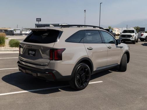 Road Rider Brown 2025 Kia Sorento SX