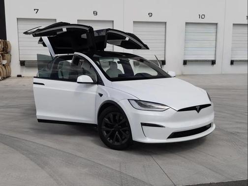 Pearl White Multi-Coat 2022 Tesla Model X Dual Motor All-Wheel Drive