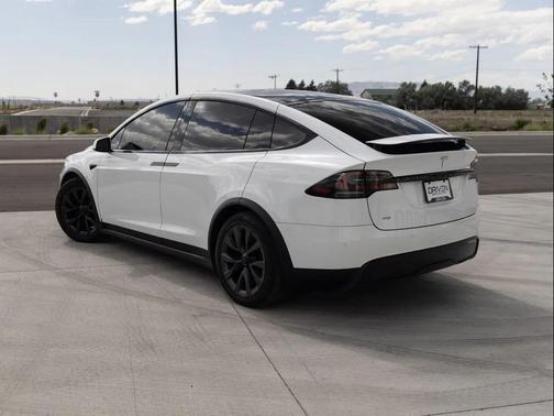 Pearl White Multi-Coat 2022 Tesla Model X Dual Motor All-Wheel Drive