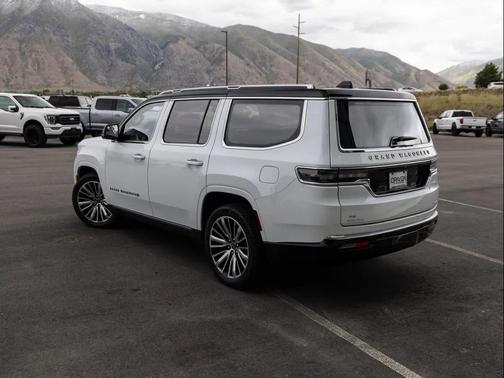 Bright White Clearcoat 2023 Jeep Grand Wagoneer Series III 4x4