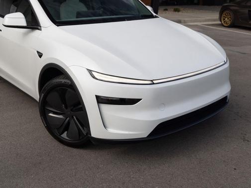 Pearl White Multi-Coat 2026 Tesla Model Y Long Range Launch Series