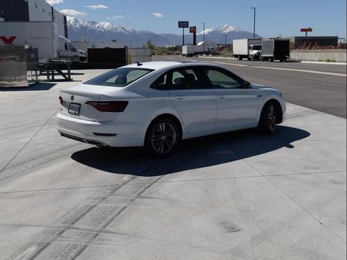 2021 Volkswagen Jetta 1.4T R-Line