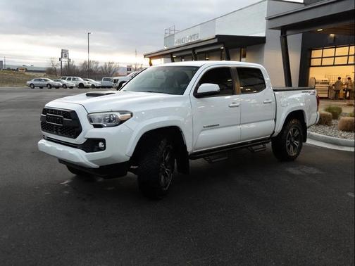2017 Toyota Tacoma TRD Sport