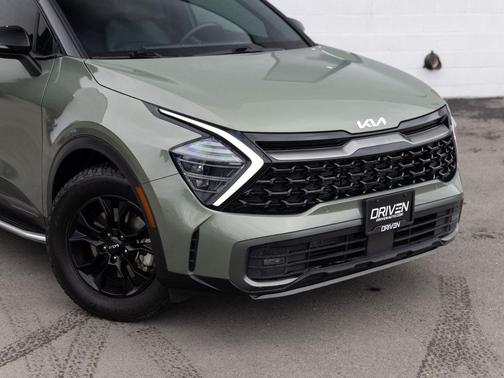 Jungle Green/Ebony Black Roof 2023 Kia Sportage S