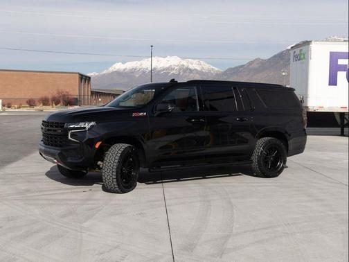 Black 2022 Chevrolet Suburban Z71