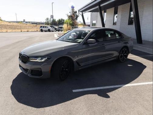 2022 BMW 530e Base