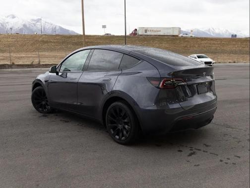 2023 Tesla Model Y Long Range Dual Motor All-Wheel Drive