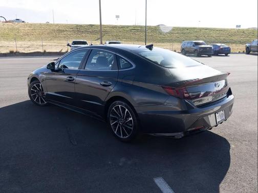 2022 Hyundai SONATA Limited