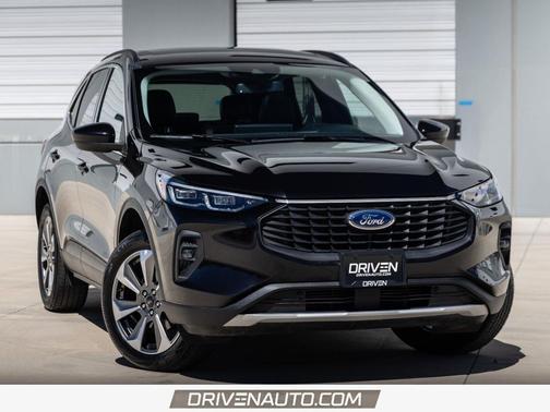 Agate Black 2025 Ford Escape Platinum