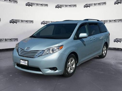 2016 Toyota Sienna LE