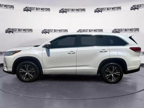 2017 Toyota Highlander LE