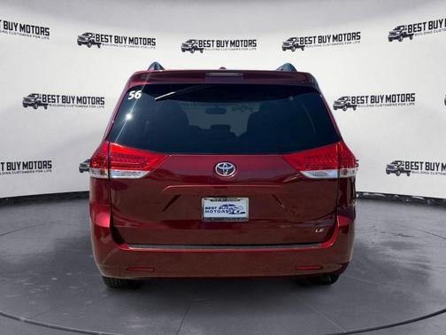 2011 Toyota Sienna LE