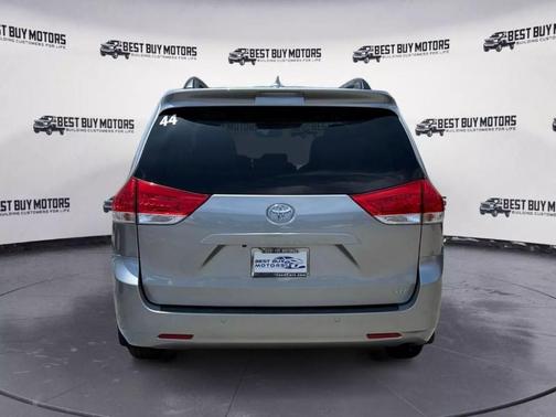 2011 Toyota Sienna XLE