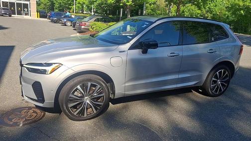 Silver Dawn Metallic 2023 Volvo XC60 Recharge Plug-In Hybrid T8 Ultimate Dark Theme