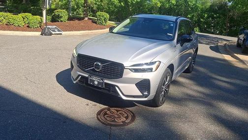 Silver Dawn Metallic 2023 Volvo XC60 Recharge Plug-In Hybrid T8 Ultimate Dark Theme