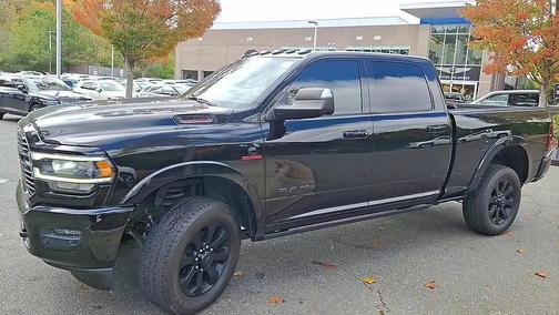 2020 RAM 2500 Laramie Crew Cab 4X4 6'4' Box