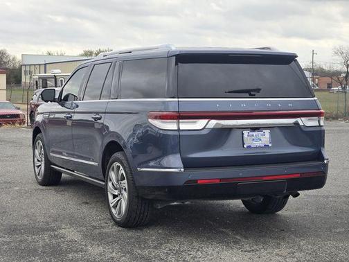 2022 Lincoln Navigator L Reserve