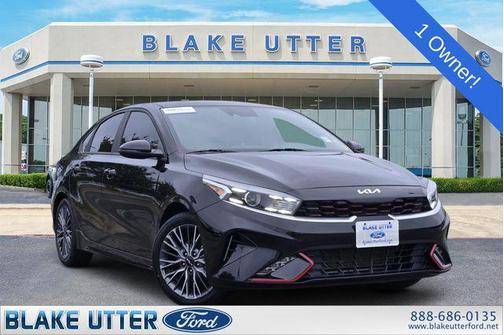 Aurora Black Pearl 2023 Kia Forte GT-Line