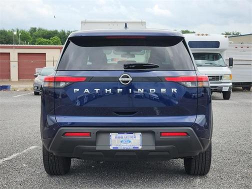 2022 Nissan Pathfinder S