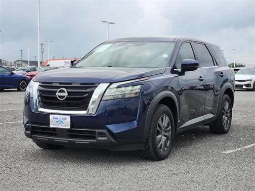 2022 Nissan Pathfinder S