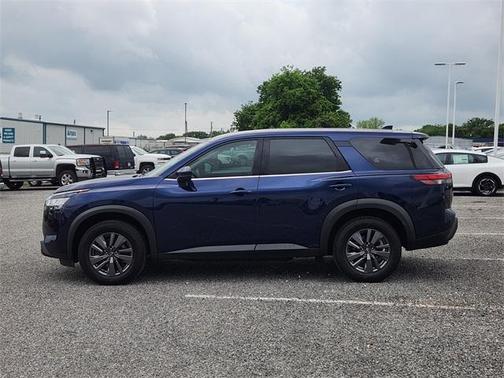2022 Nissan Pathfinder S