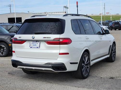 2022 BMW X7 M50i