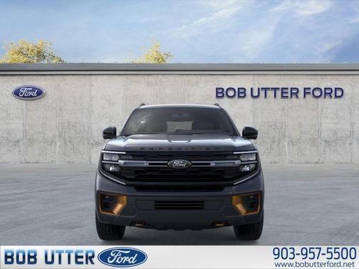 Agate Black Metallic 2026 Ford Expedition Tremor