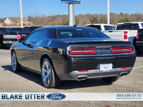 2015 Dodge Challenger SXT