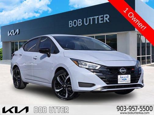 Gray Sky Pearl 2024 Nissan Versa 1.6 SR