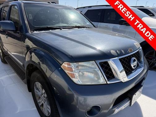 2008 Nissan Pathfinder LE