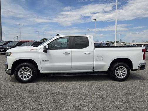 Summit White 2019 Chevrolet Silverado 1500 LT
