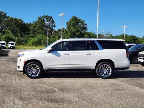 2022 Cadillac Escalade ESV Premium Luxury