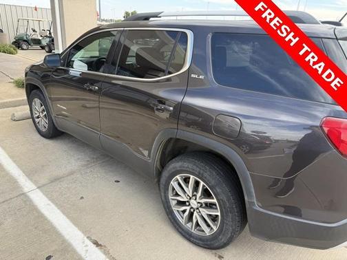 2017 GMC Acadia SLE-2