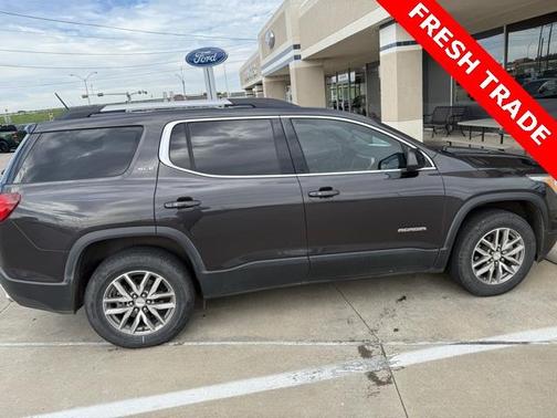 2017 GMC Acadia SLE-2