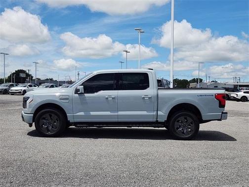 2023 Ford F-150 Lightning LARIAT