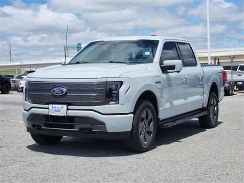 2023 Ford F-150 Lightning LARIAT