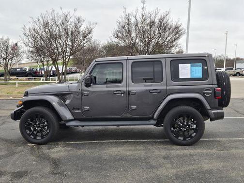 2021 Jeep Wrangler Unlimited Sahara Altitude