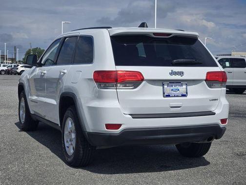 Bright White Clearcoat 2014 Jeep Grand Cherokee Laredo
