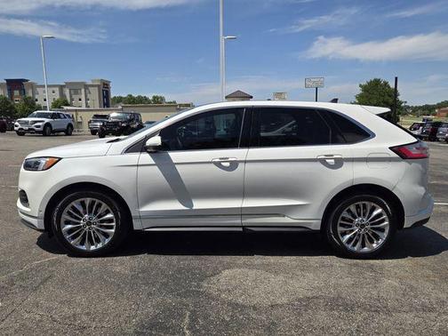 Star White 2022 Ford Edge Titanium