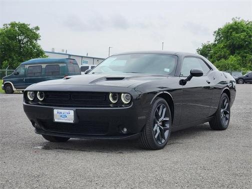 2022 Dodge Challenger SXT