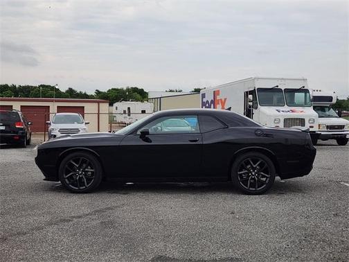2022 Dodge Challenger SXT