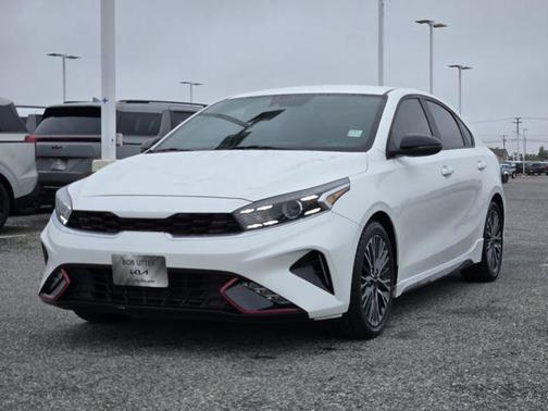 Snow White Pearl 2022 Kia Forte GT-Line